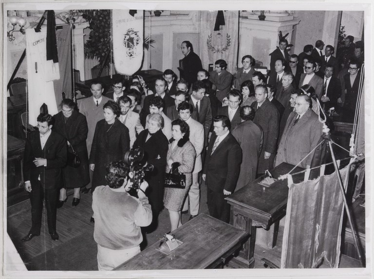Gattatico-Reggio Emilia, 27-30 marzo 1970, Funerali di Alcide Cervi, camera ardente di Alcide nella Sala del Tricolore di Reggio Emilia